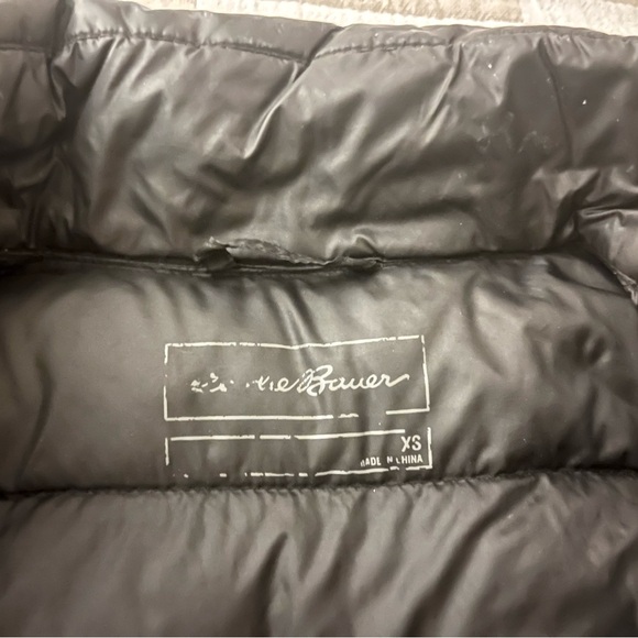 Eddie Bauer EB650 Women's Classic Black Puffer Jacket - Picture 3 of 4